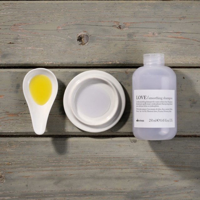 Davines Essential Haircare LOVE Smoothing šampon - Uskršnja akcija