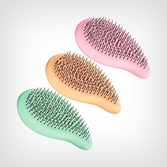The Wet Brush Go Green Palm Detangler četka