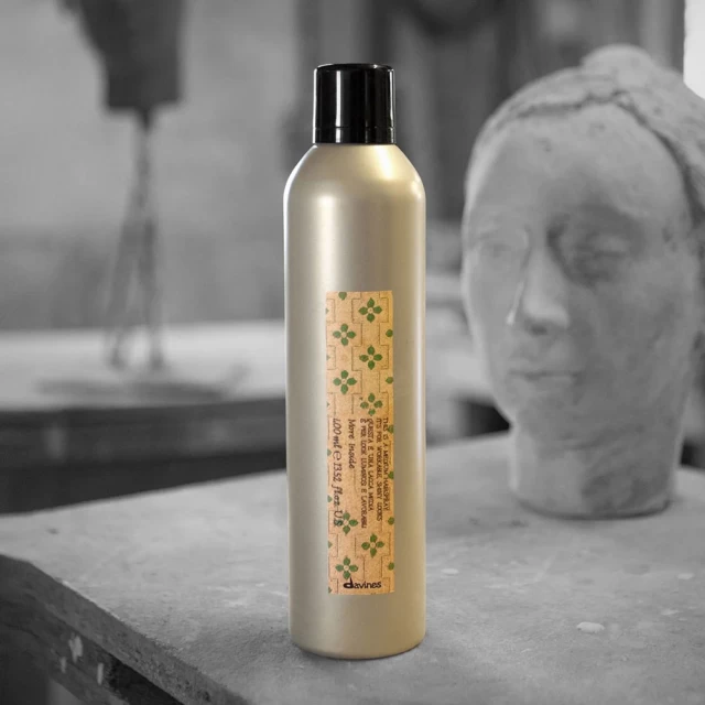 Davines More Inside Medium Hair Spray 400ml - Preparati za stajling kose